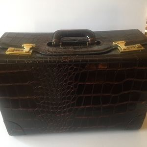 Croco embossed pilot travel case